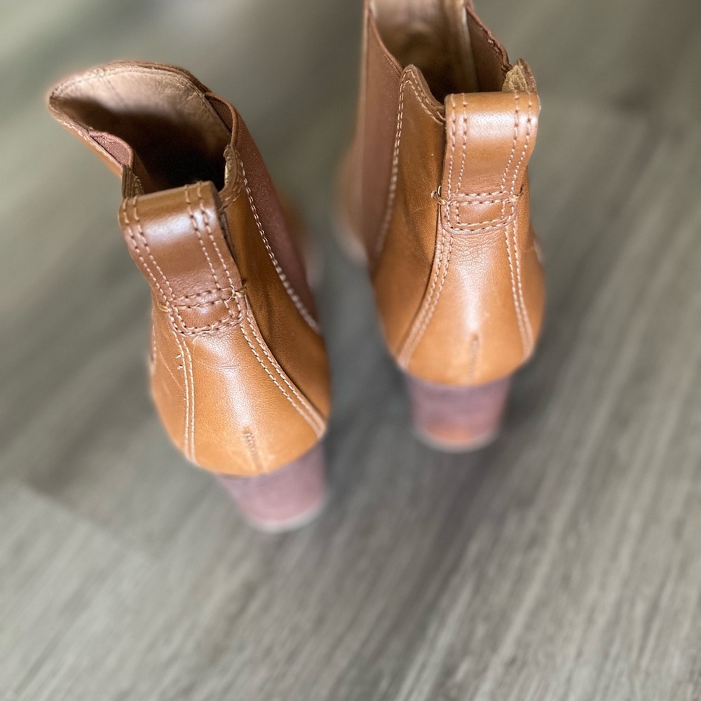 Madewell Regan Chelsea Leather Booties - Picture 7 of 10